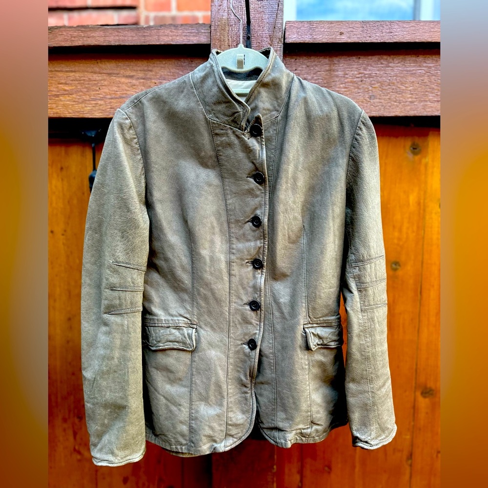 NWT khaki colored leather button-up jacket. “Jakett New York” women’s L.